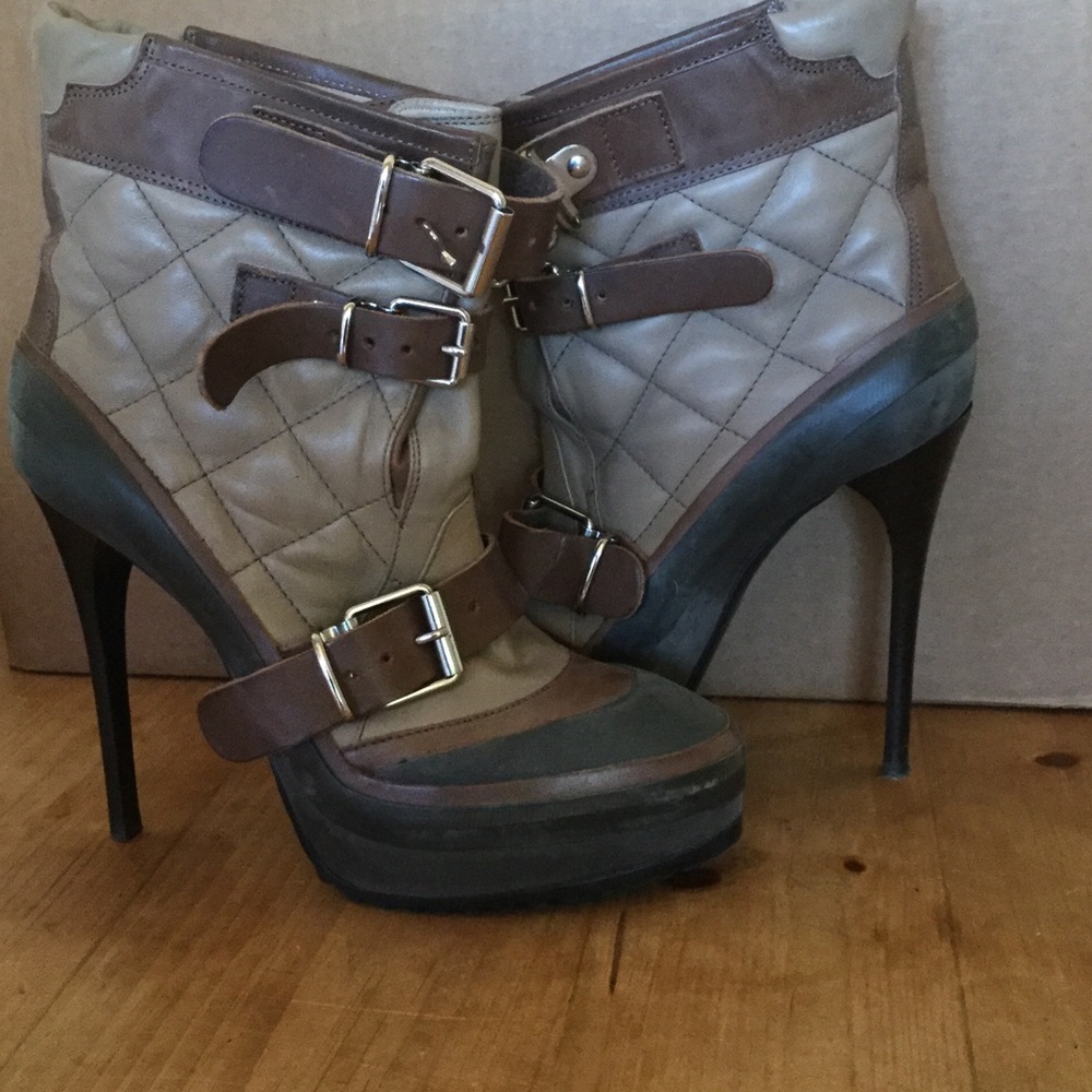 Burberry heel boots