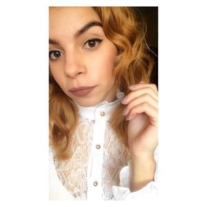 Meet your Posher, Claudia