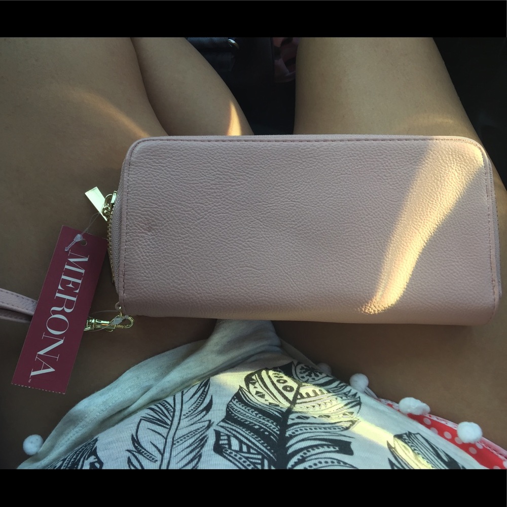 Nude pink wallet