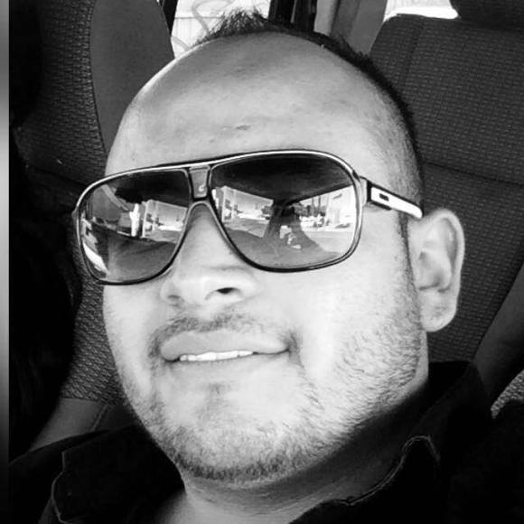 Meet your Posher, Carlos - Picture 1 of 1