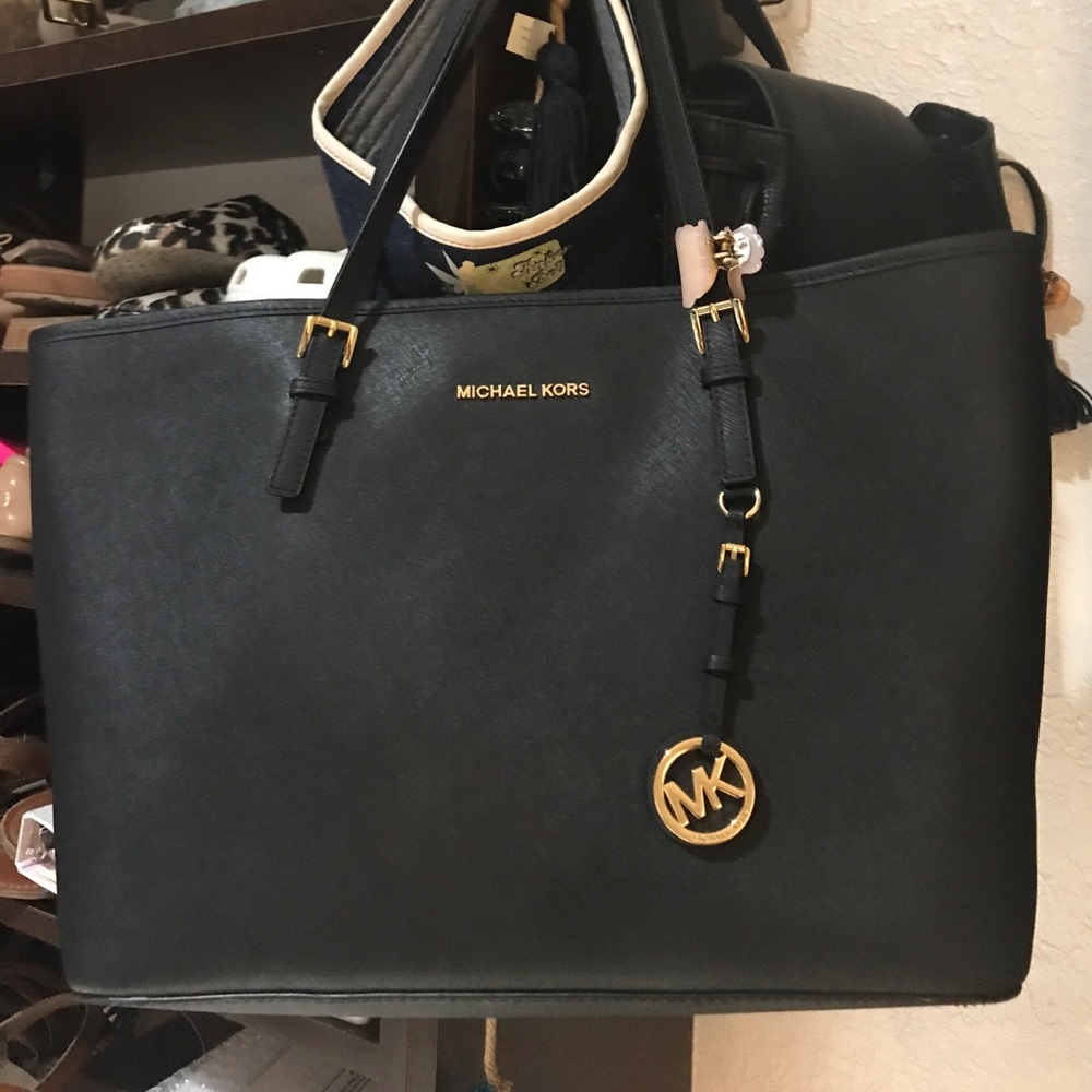Michael Kors Jet Set Tote-Black with Dustbag