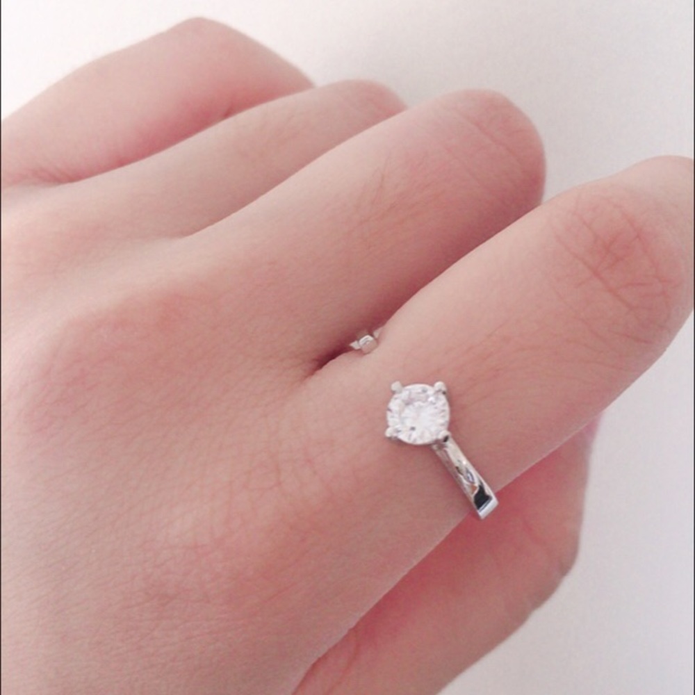 Diamond Ring - Picture 2 of 3