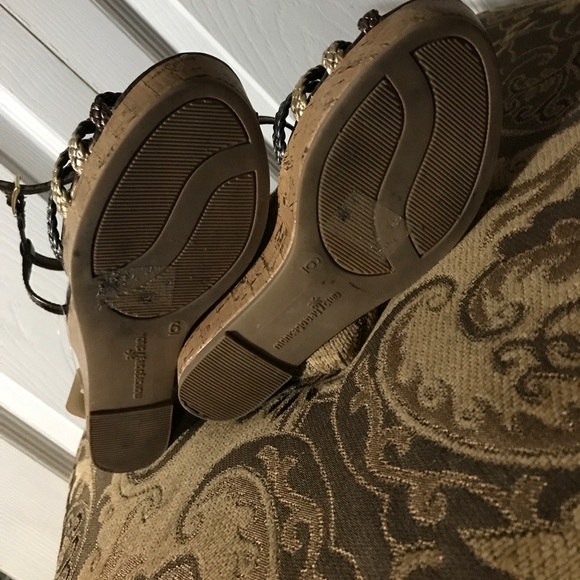 Heels - Picture 3 of 4