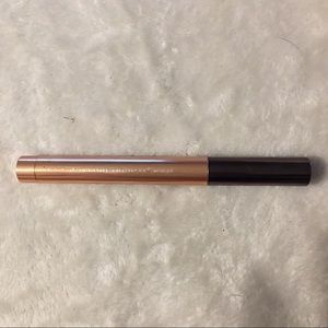 BECCA Shimmering Skin Perfector Slimlight