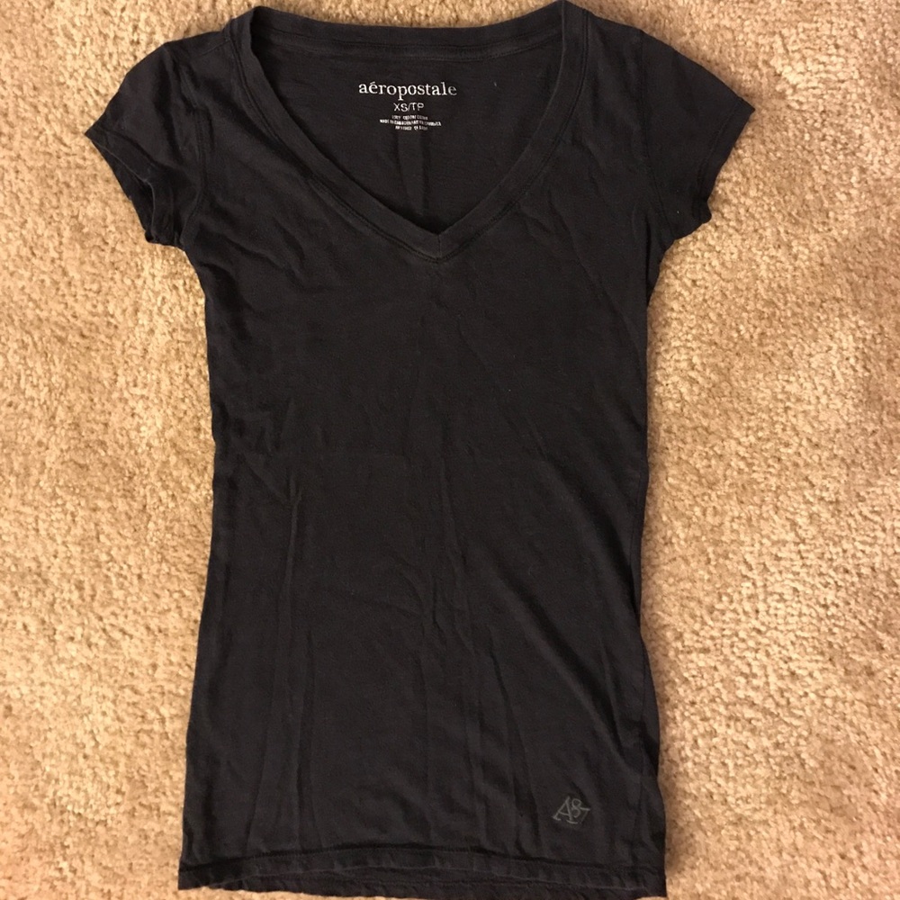 Aeropostale v-neck tee, black.