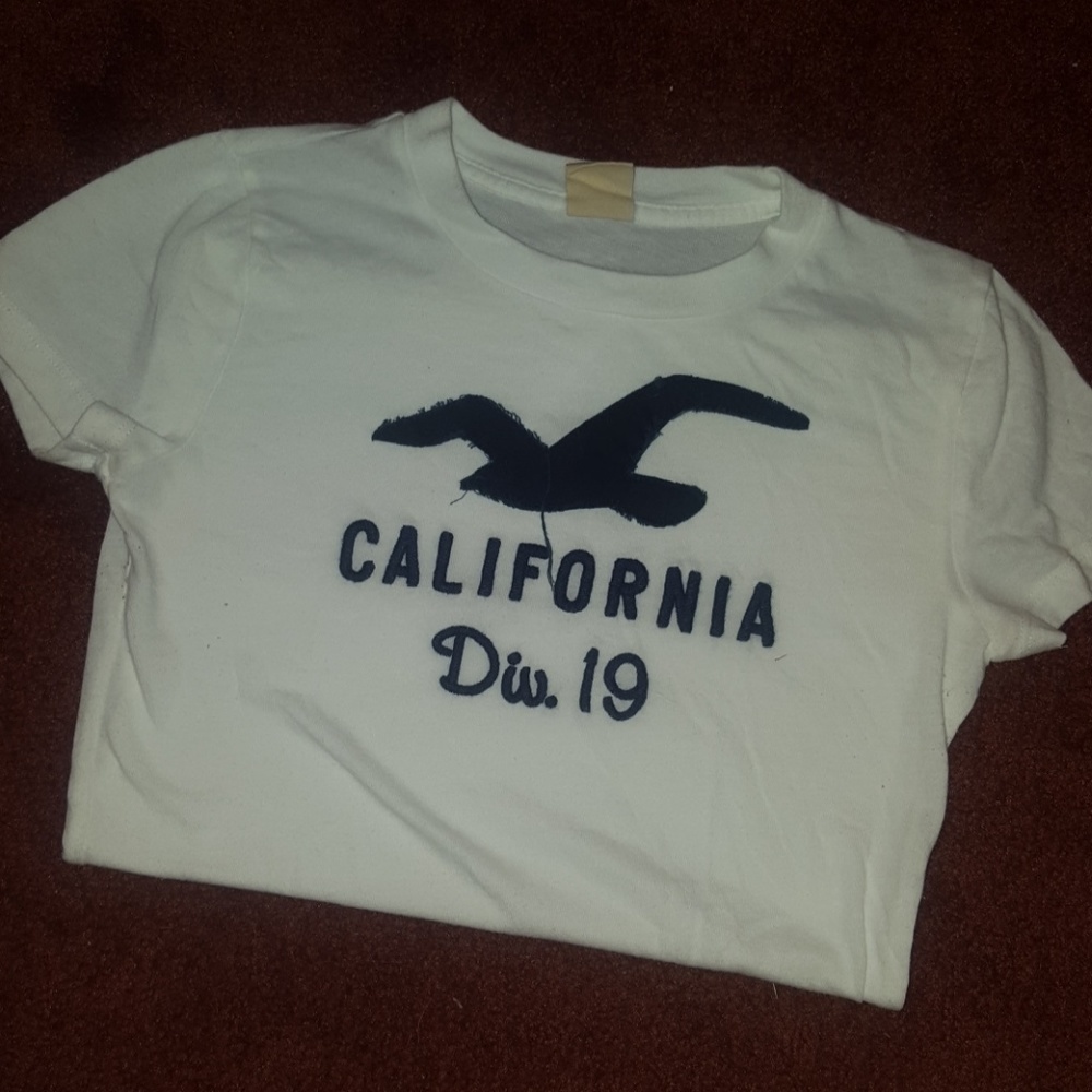 Hollister Graphic Tee