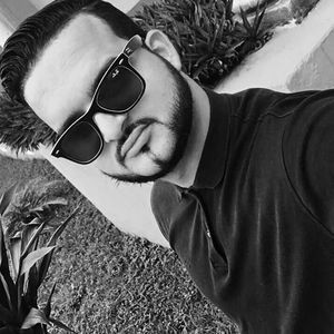 Meet your Posher, Ernesto