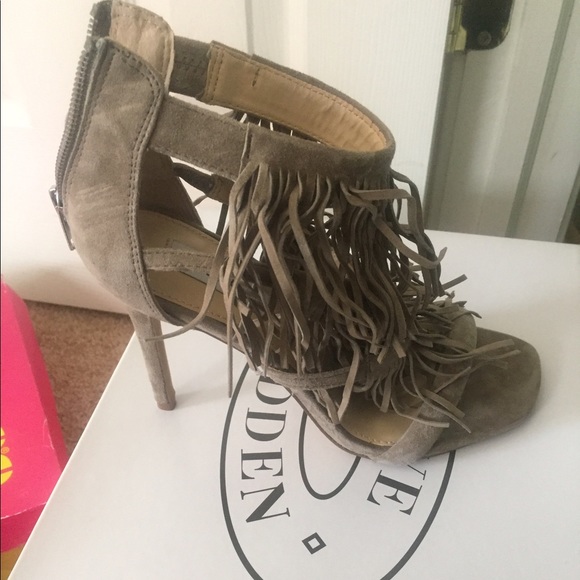 Sandals - Picture 1 of 1