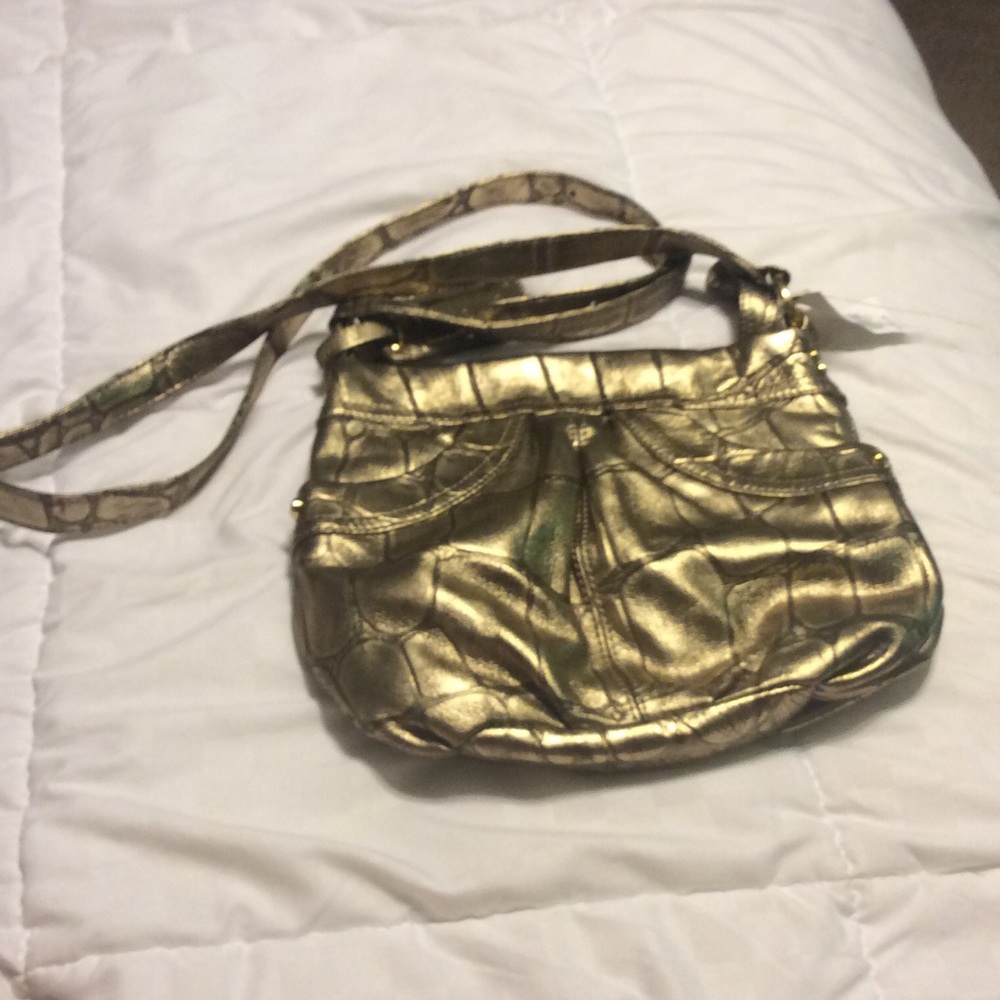 B. Makowsky cross body bag