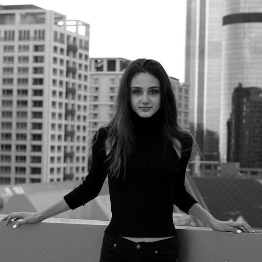 Meet your Posher, Aliana