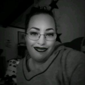 Meet your Posher, Lorie