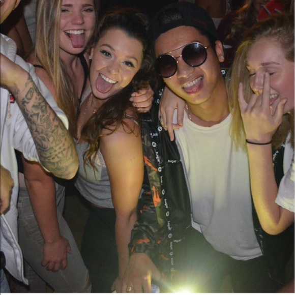 Meet your Posher, Thanh long - Picture 2 of 2