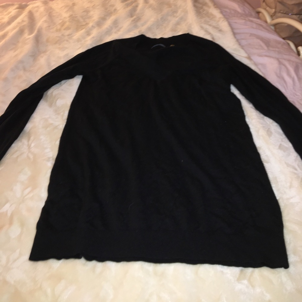 {Elie Tahari} Black V-Neck Sweater