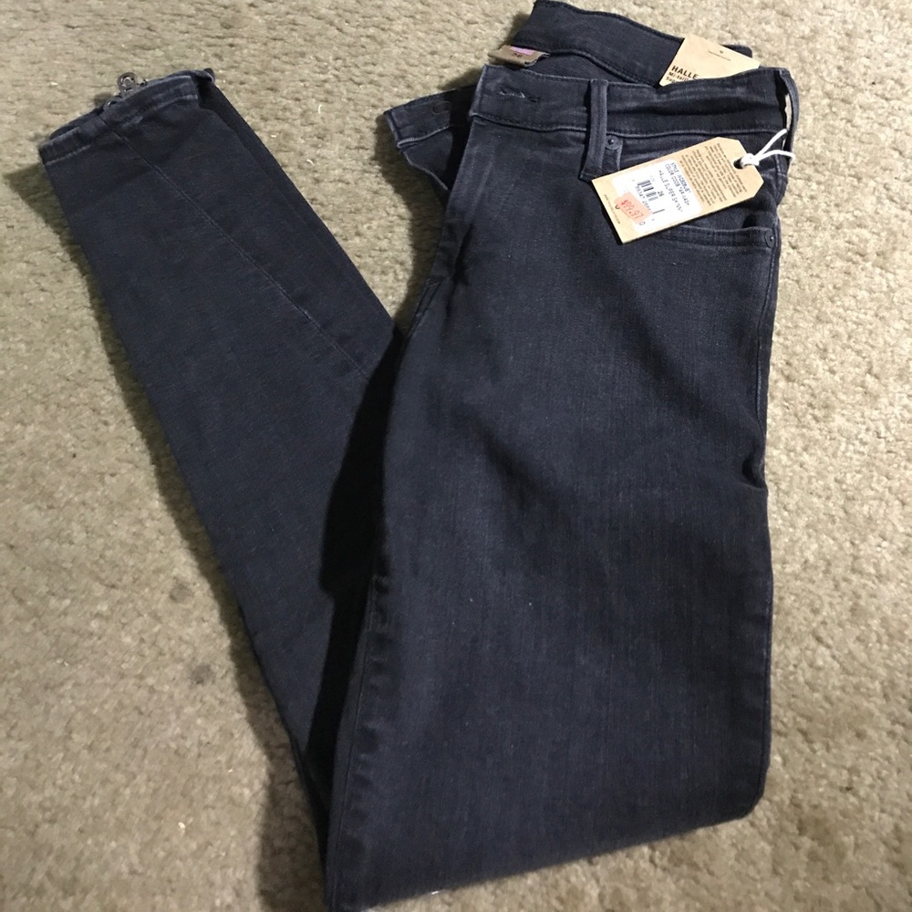 TRUE RELIGION HALLE MID RISE SUPER SKINNY