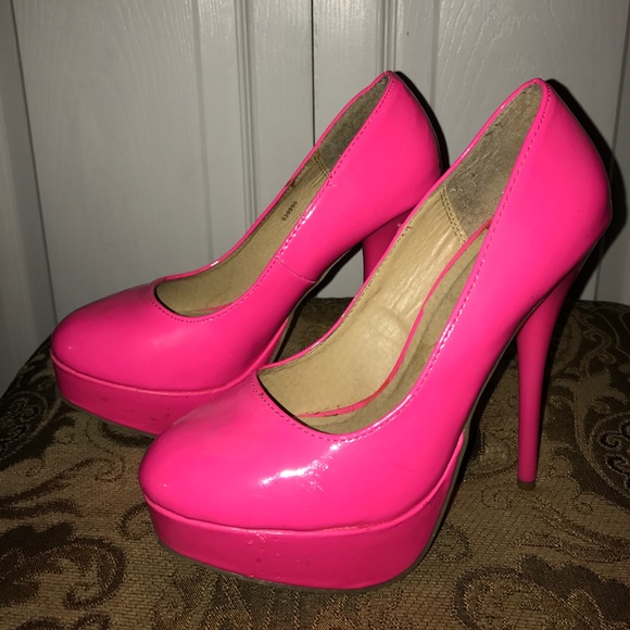 Heels - Picture 2 of 3