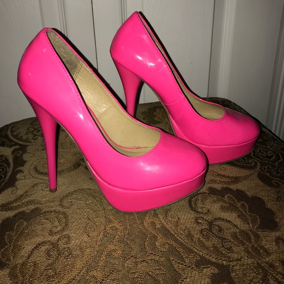 Heels - Picture 3 of 3