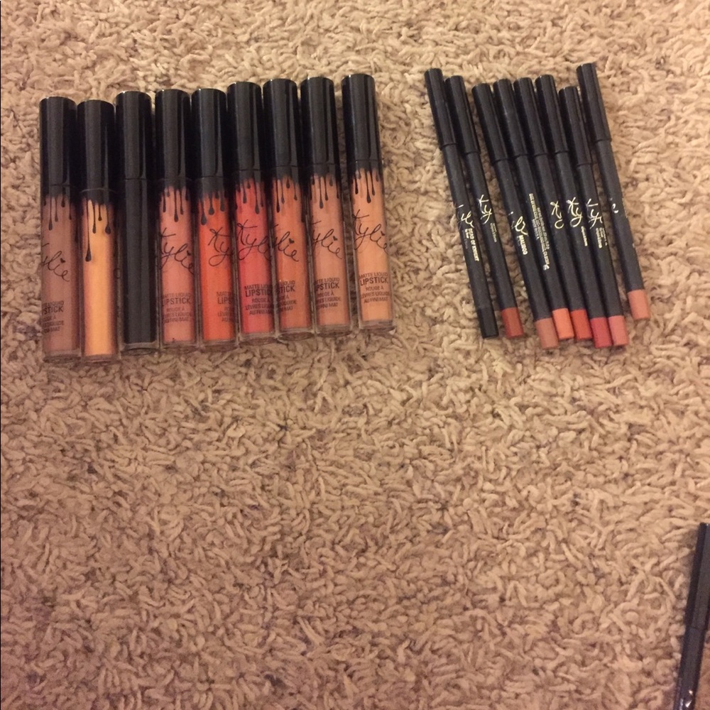 Kylie lip kits pick your color