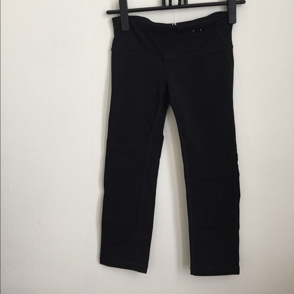 GapFit Capri Pants
