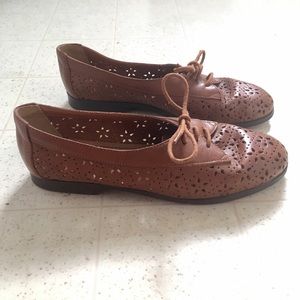 Leather cut-out flats, sz 6.5, brown