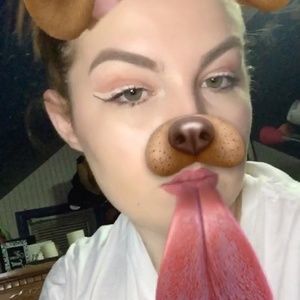 Meet your Posher, Desiree