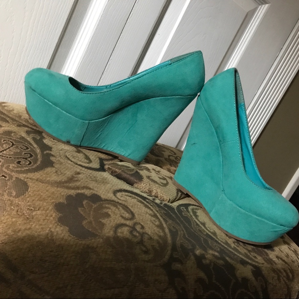 Heels - Picture 4 of 4