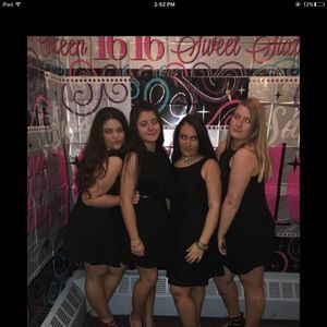 Meet your Posher, Azra