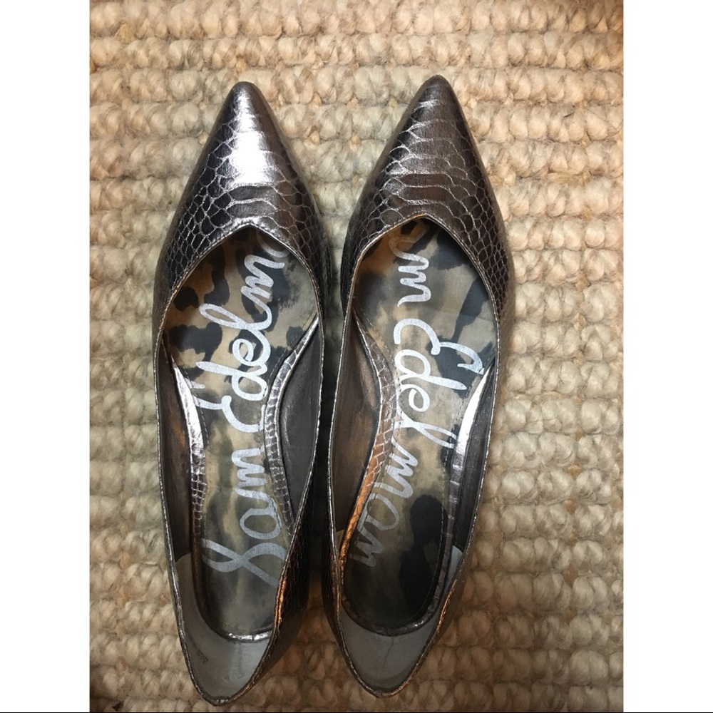 Sam Edelman silver pointed toe flats size 6.5