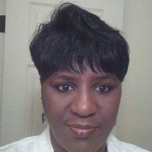 Meet your Posher, Gloria