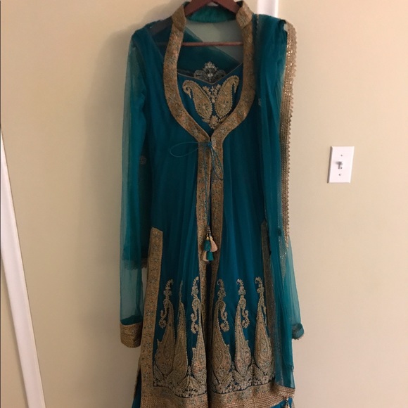 Green Anarkali Lehenga - Picture 3 of 7