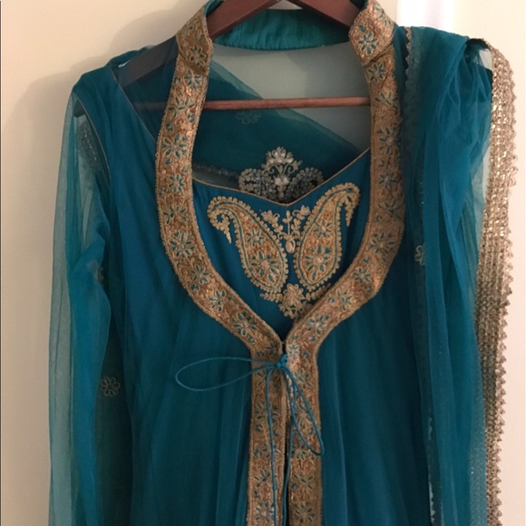 Green Anarkali Lehenga - Picture 5 of 7