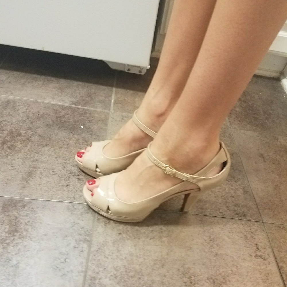 Nude Franco Sarto heels with glitter