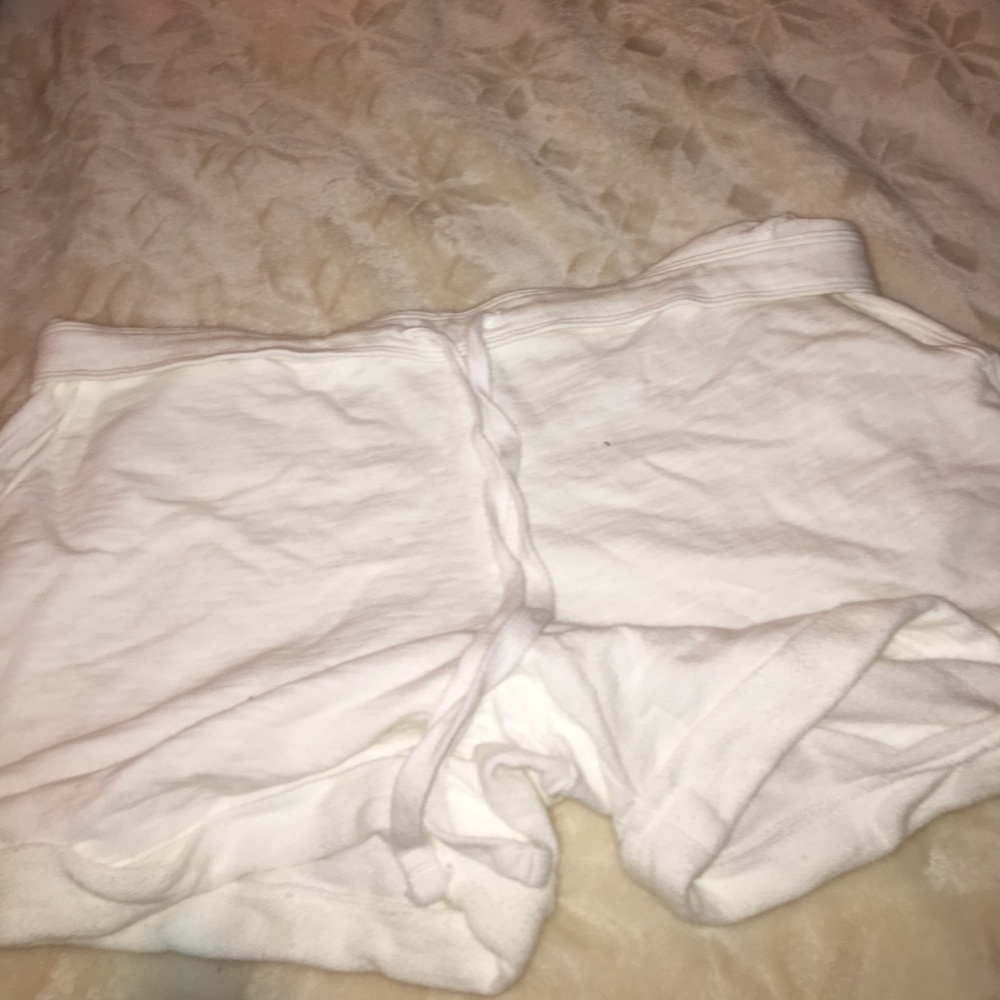 {GAP} White Cotton Shorts