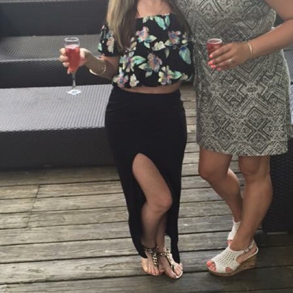 Maxi skirt with slit