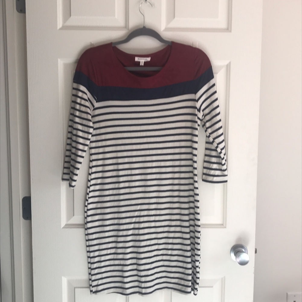 *Moving Sale* Adorable Stripped Dress w/Red Velvet