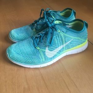 Nike Free 5.0 TR Flyknit - Size 8