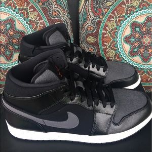 Nike air jordan 1 Mid Prem