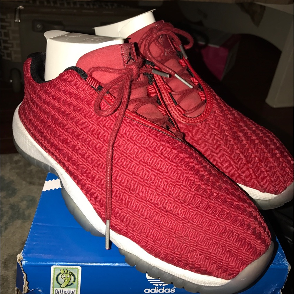 Red Jordan Future Low 🍒