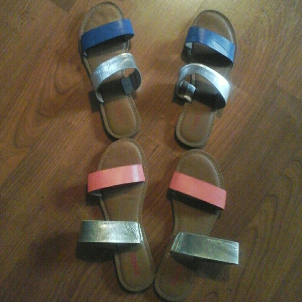 Bundle of 2 sandals