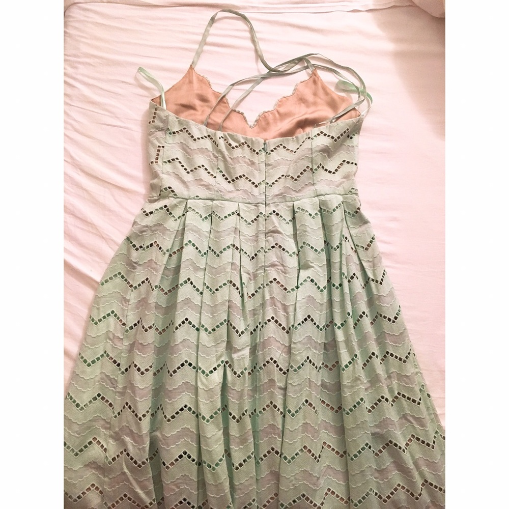 🌟SALE🌟Aijek light green embroidery dress size L - Picture 5 of 7