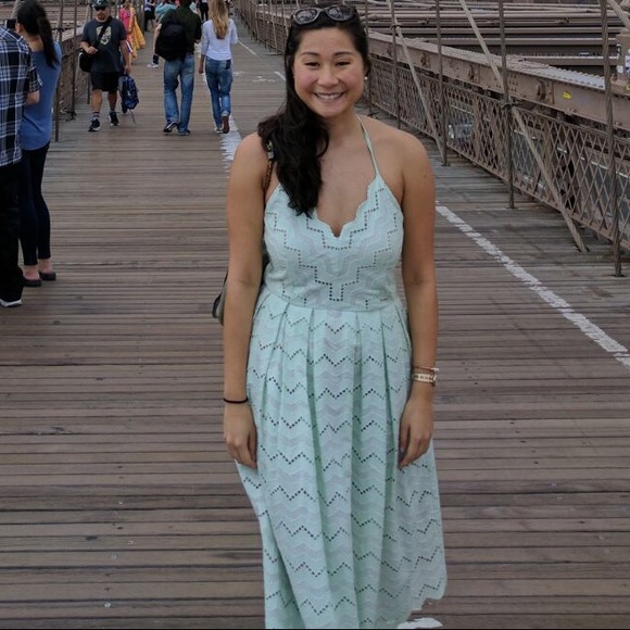 🌟SALE🌟Aijek light green embroidery dress size L - Picture 2 of 7