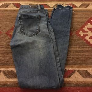 Blank NYC distressed skinny jeans size 25
