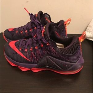 LeBron XII low court