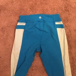 Blue lululemon cropped leggings
