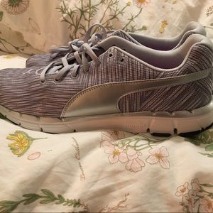 Puma women's 11 running shoes NEW WITHOUT BOX