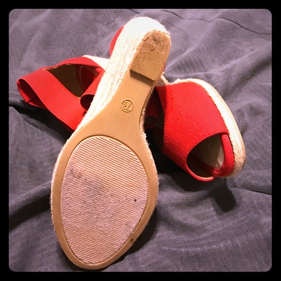 ‼️SOLD‼️Diba Red Wedges. - Picture 3 of 4