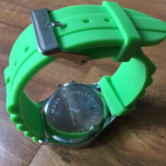 Watch - Picture 3 of 3