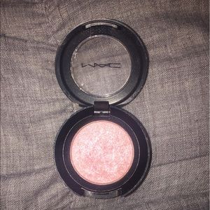 MAC eyeshadow in Pink Venus