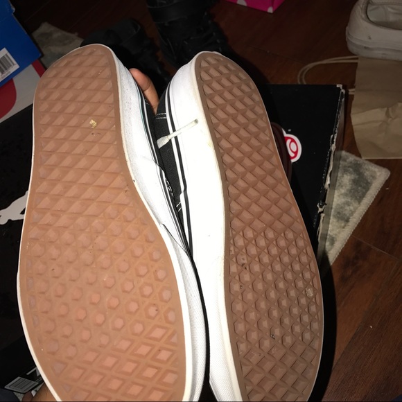 3 Basic Authentic Vans - Picture 3 of 5