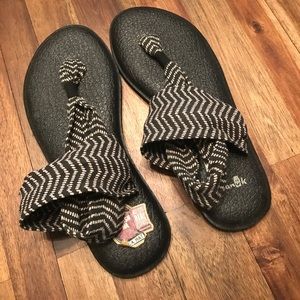 Sanuk yoga sling back sandal