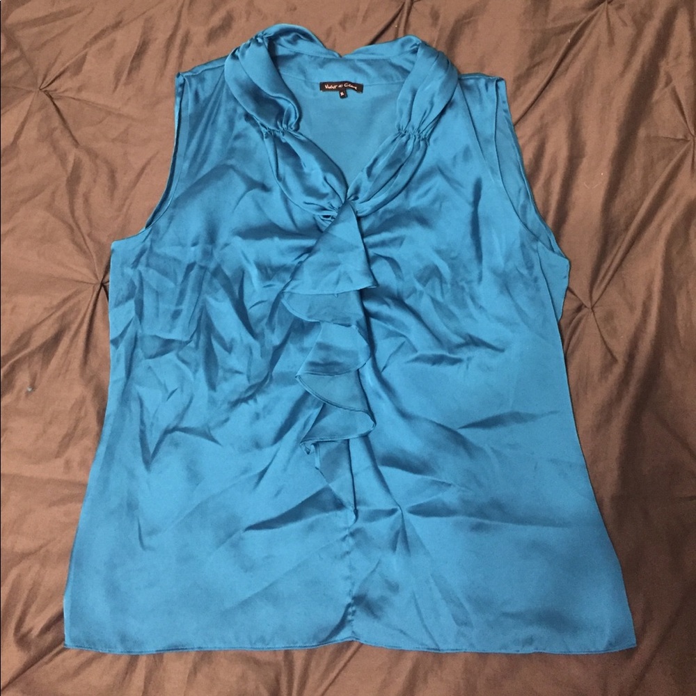 Sleeveless blouse